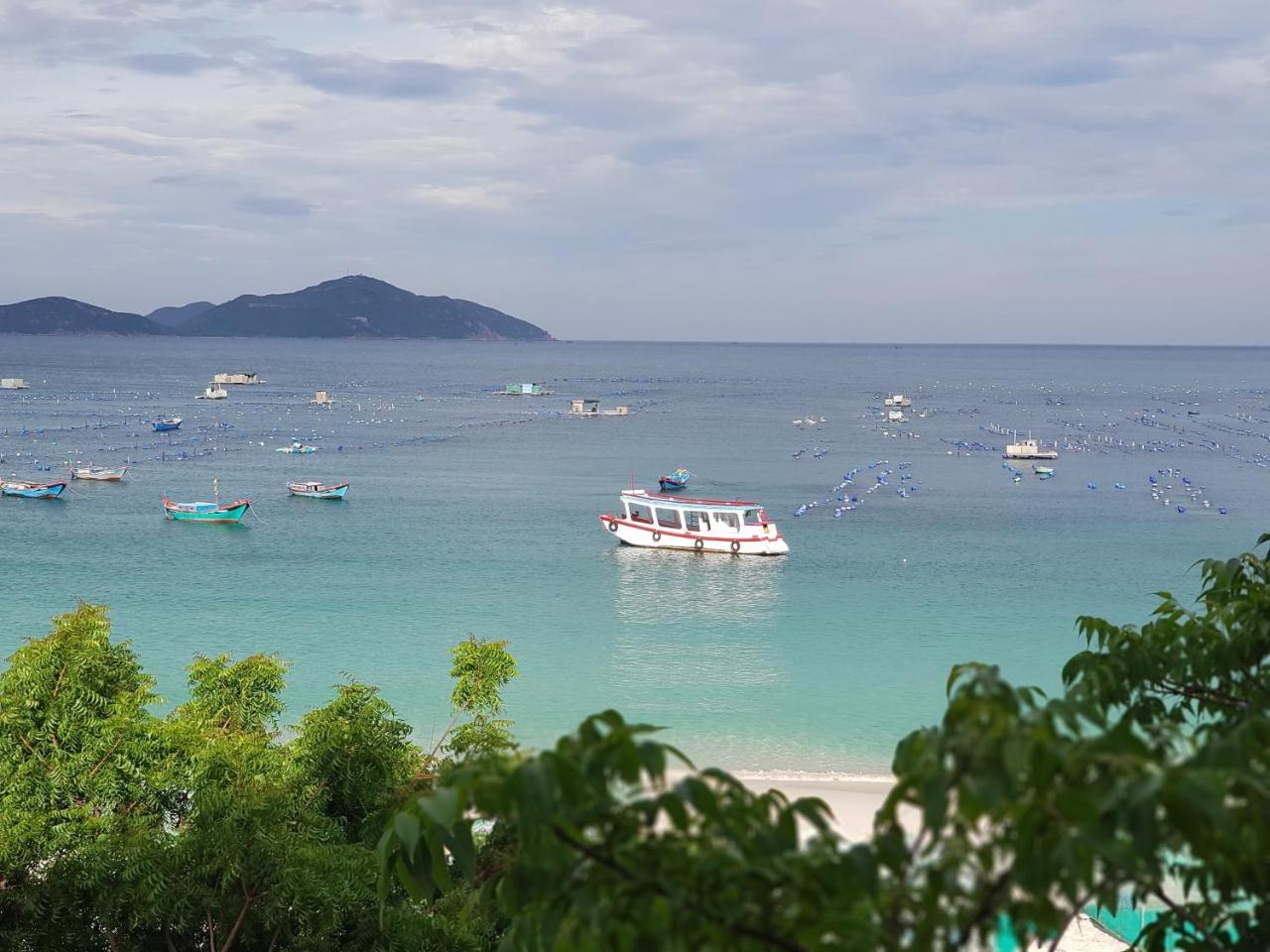 Escalade Experience Hotel Cam Ranh Exterior photo