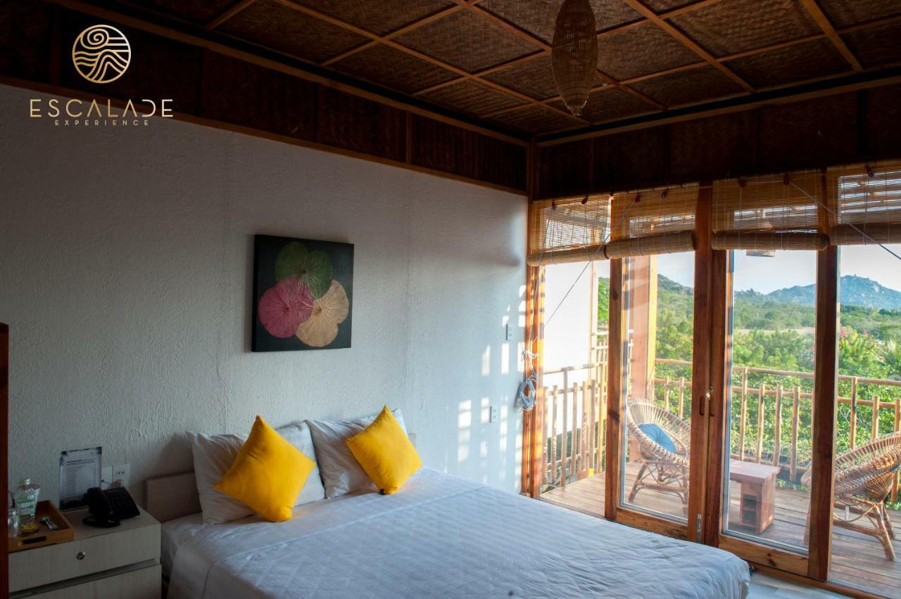 Escalade Experience Hotel Cam Ranh Exterior photo